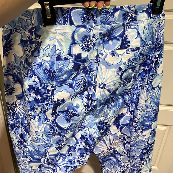 Lilly Pulitzer blue coastal catch and keep Kelly pants 14 blue floral - Picture 5 of 5
